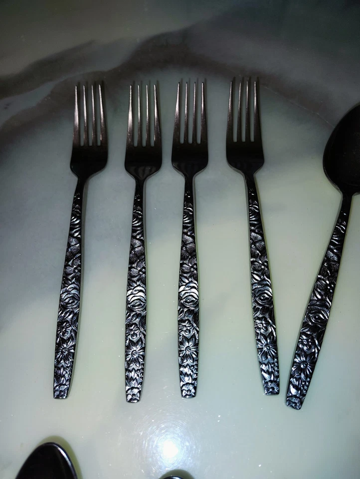 EKCO Eterna Japan Las Palmas Floral 20 Piece Service For 4 Set Silverware Forks - Image 2 of 4