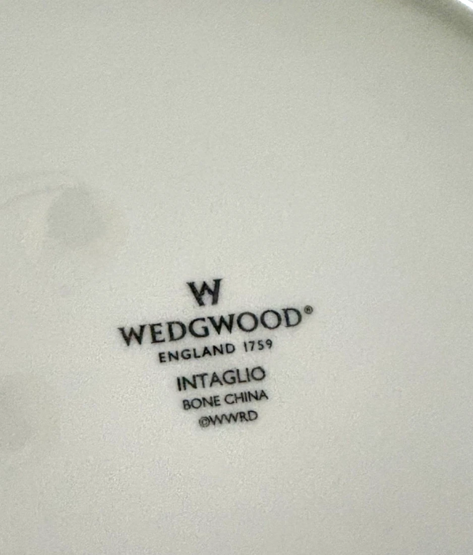 Wedgwood Intaglio Dinner Plate - Thumbnail 5