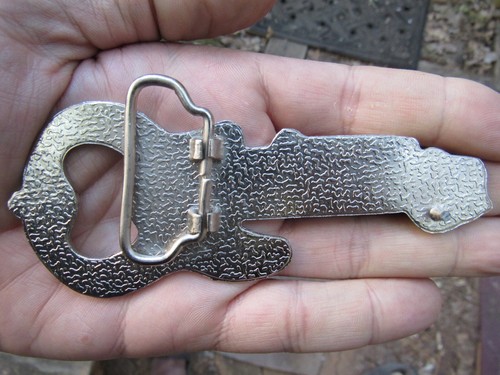 Guitarra 3D de Colección con Hebilla de Cinturón BUDWEISER 5" Abridor de Botellas CERVEZA ROCK RARA EN MUY BUEN ESTADO++ - Imagen 3 de 4