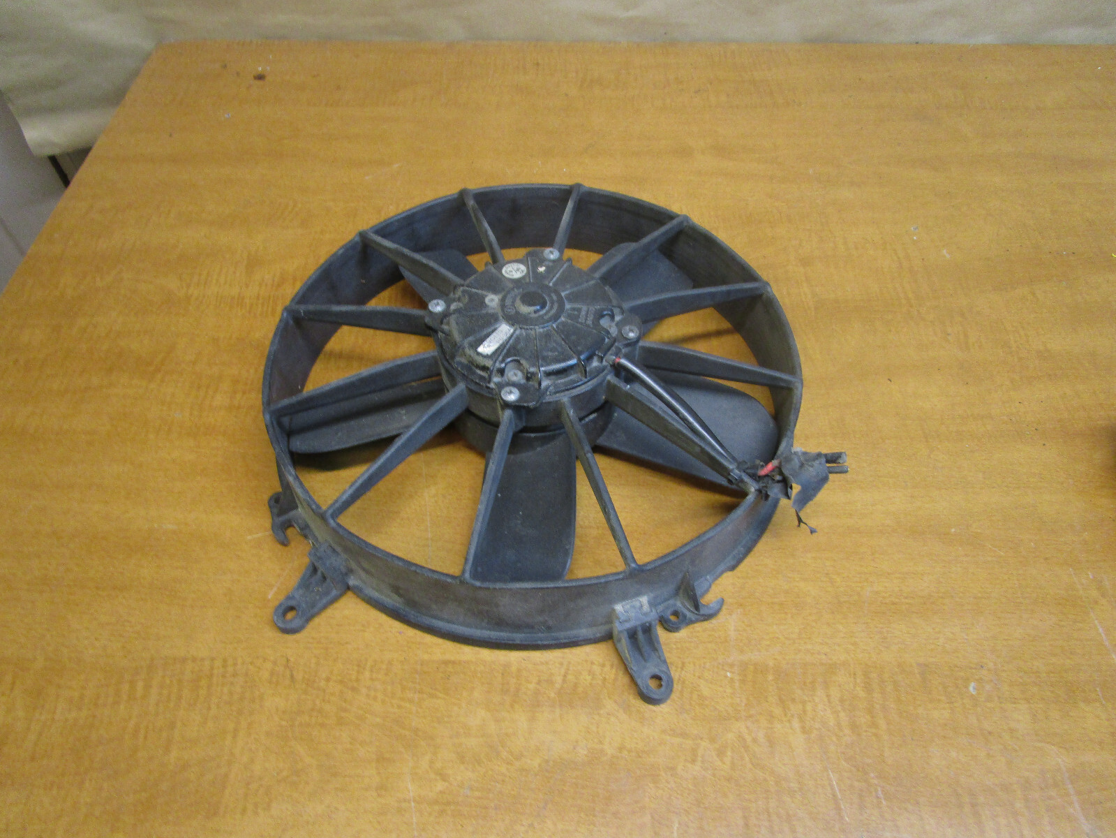 Ferrari 348 - LH Radiator Fan Assy Broken Plug- P/N 140404