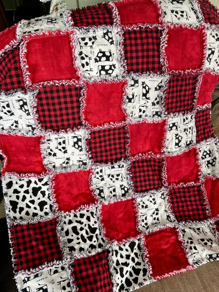 ¡NUEVO! Edredón de trapo hecho a mano para cuna grande, bebé, niño pequeño, tema de vaca Foto 3 de 4