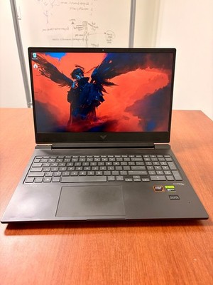 HP Victus 16.1'' (1TB SSD, AMD Ryzen) - Mica Silver + FREE HYPER X GAMING HEADSET