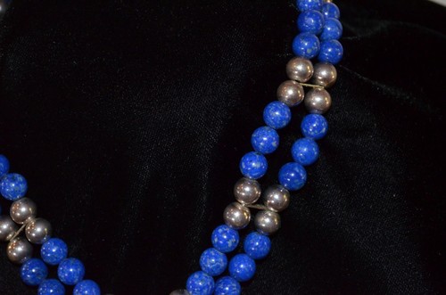 COLLAR COLGANTE ELIZABETH ETSITTY NAVAJO PLATA ESTERLINA AZUL LAPISLÁZULI - Imagen 4 de 7