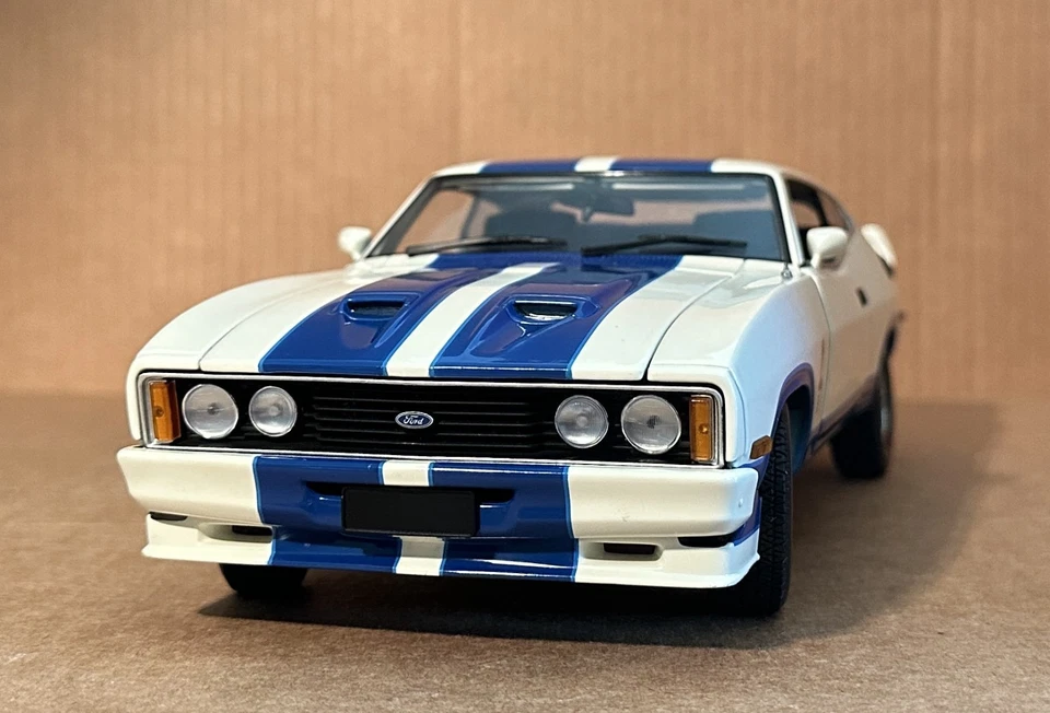 AUTOART 1/18, 1978 Ford XC Falcon Cobra Coupe, RHD,White W/Blue stripe LE Rare - Image 4 of 4