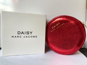 daisy marc jacobs red