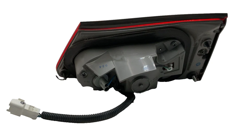 Conjunto de luces traseras Lexus IS350 2006-2010 lado del conductor izquierdo sedán montado en la cubierta Foto 3 de 4