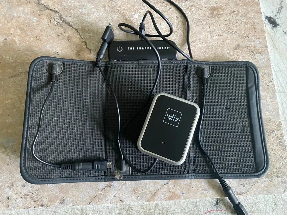 Cargador portátil para teléfono celular Sharper Image CG-C140 alfombrilla de carga valet 3 dispositivos Foto 3 de 4