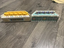 Vintage 1990 Tyco Quints Dolls Furniture Oven Stove Pots Changing Table Powder