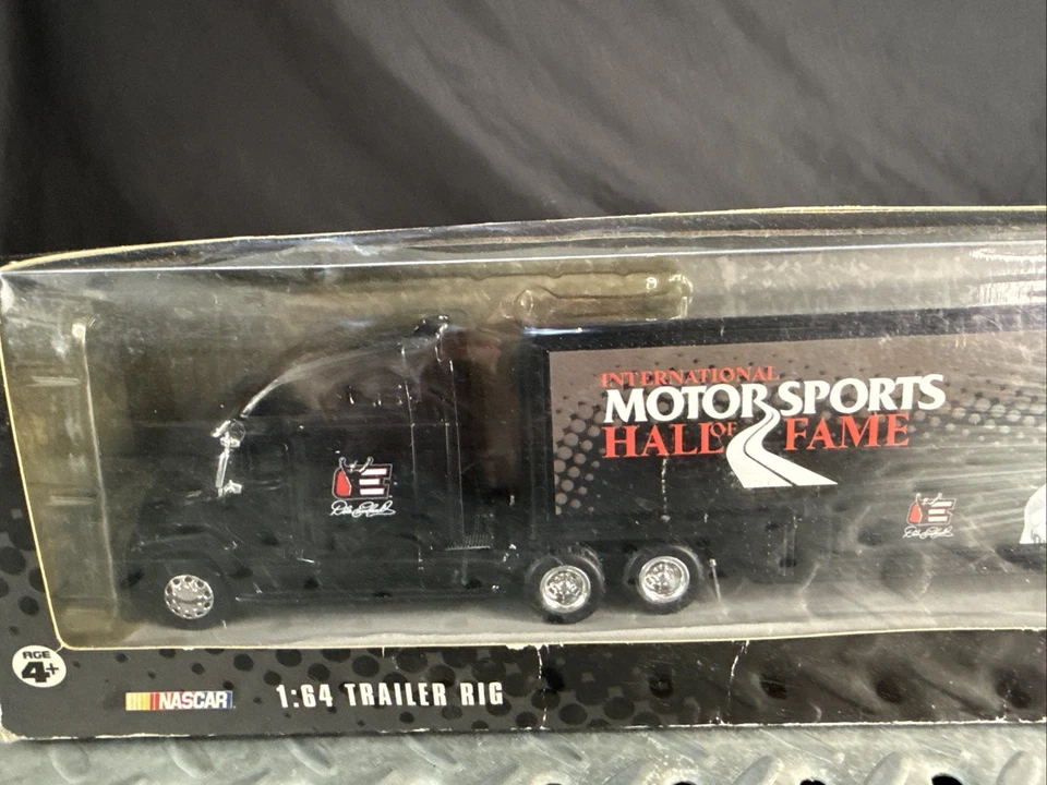 Winner’s Circle 1/64 Motor Sports Hall Of Fame Tribute Hauler Dale Earnhardt NIB - Image 4 of 4
