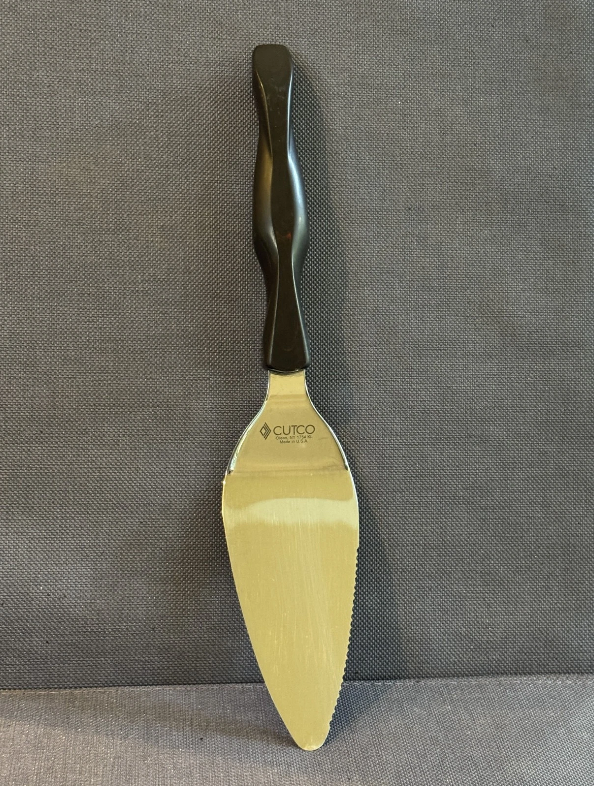 Cutco 1754 Slice N' Serve Spatula Knife Cake Pie Server Classic Brown Handle
Opens in a new window o