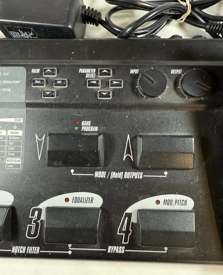 Pedal multiefectos para bajo tubo de vacío con válvula Digitech BP8 con adaptador Foto 3 de 4