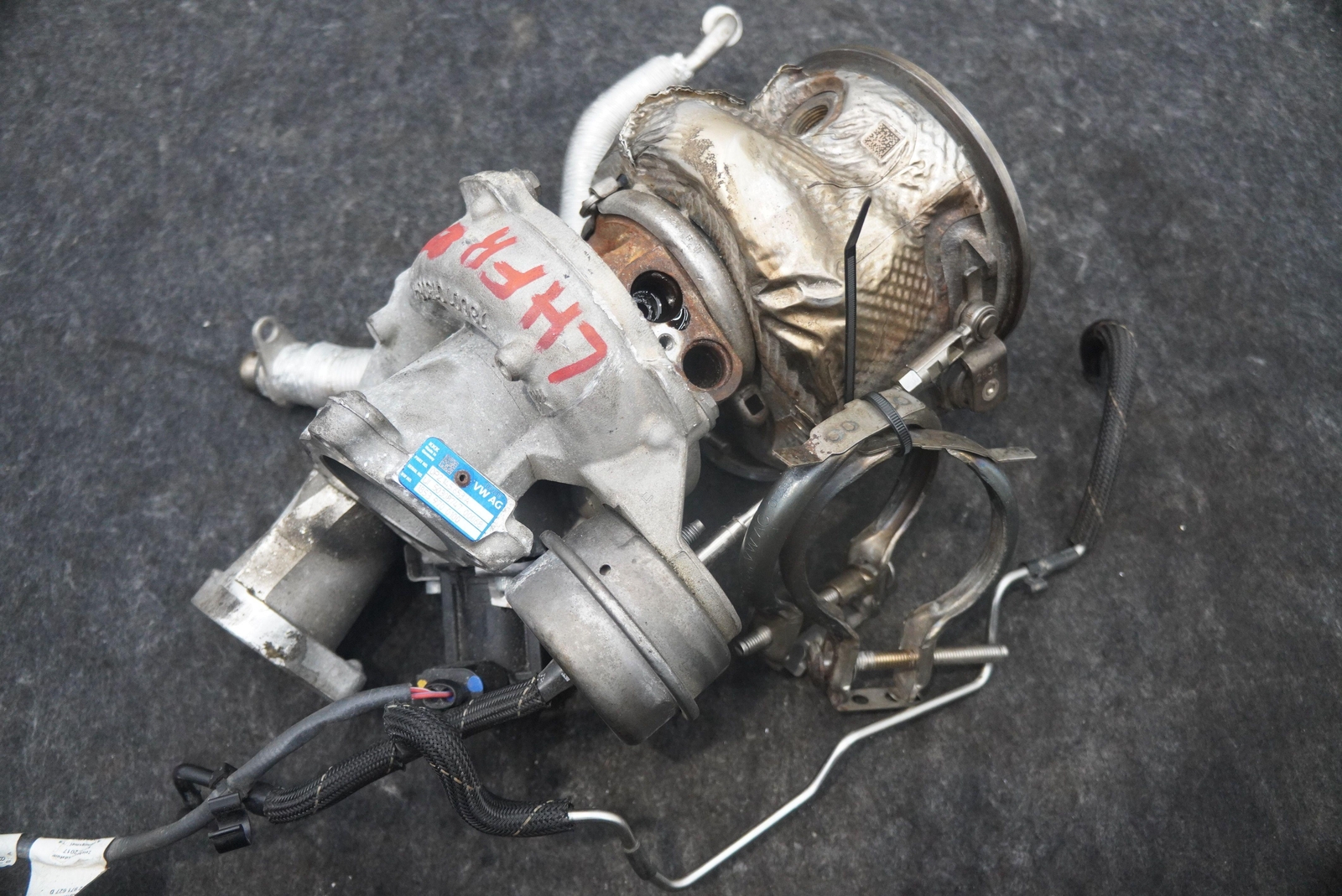 Left Engine Turbo Turbocharger Assembly 0P2145653A OEM Lamborghini Urus 2019