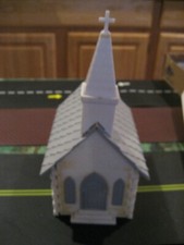 PLASTICVILLE CC-8 CHURCH IN GREY NO BELFRY