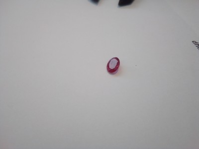 1 ovaler Rubin ruby oval facet rich red 4,2 x 5,7 mm Mosambik nr.4