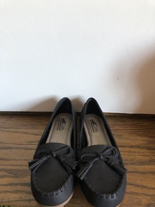 white mountain slip on shoes