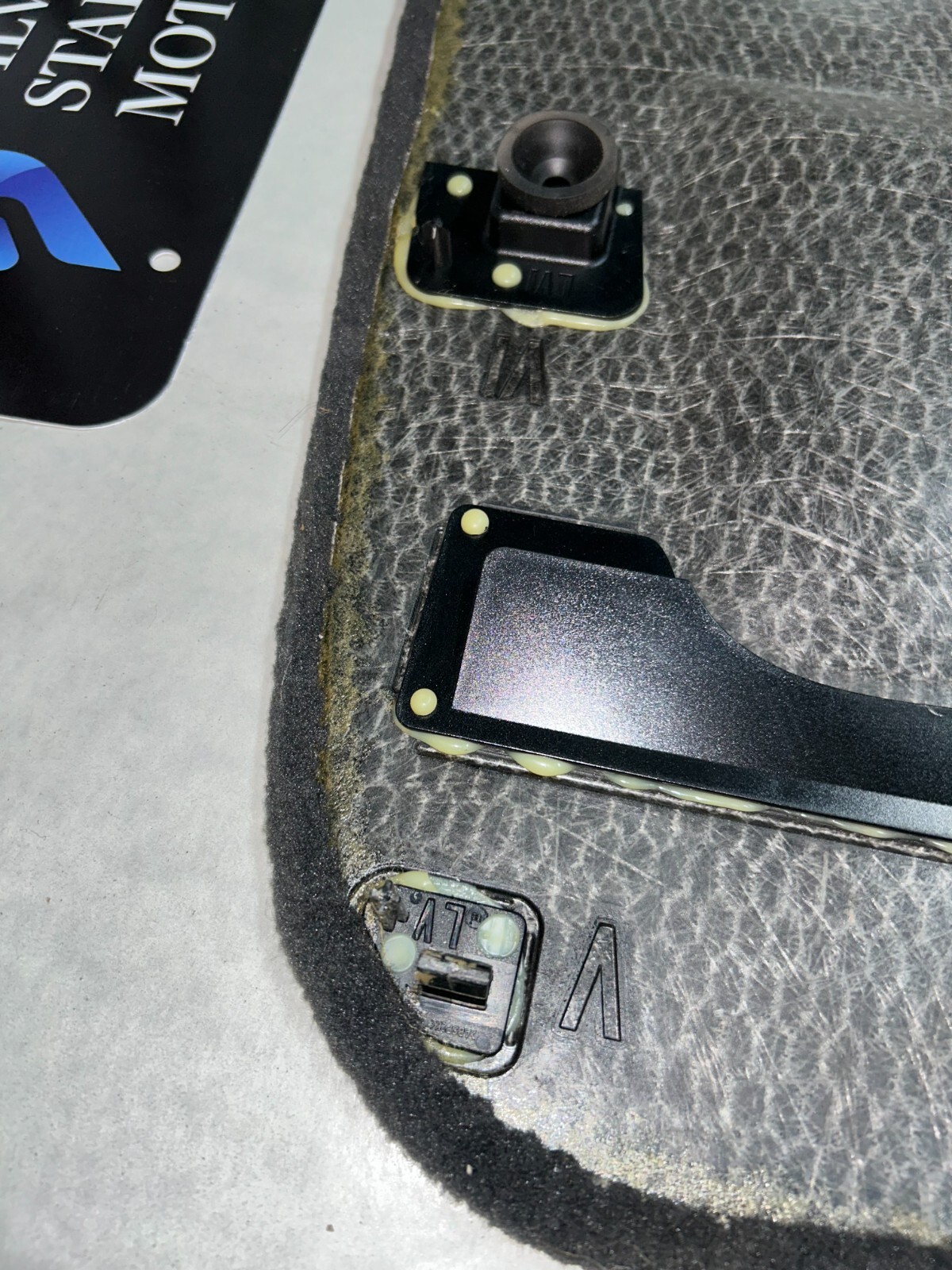 2011 2012 2013 2014 2015 AUDI R8 REAR LEFT CARPET PANEL COVER GRAY 427871919