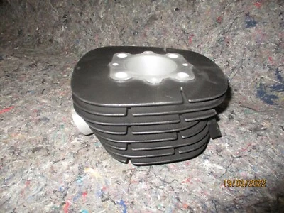 cylindre neuf et d'origine pour YAMAHA 250 YZ / MX 1974 / 1975 réf 431-11311-01 - Photo 1/4