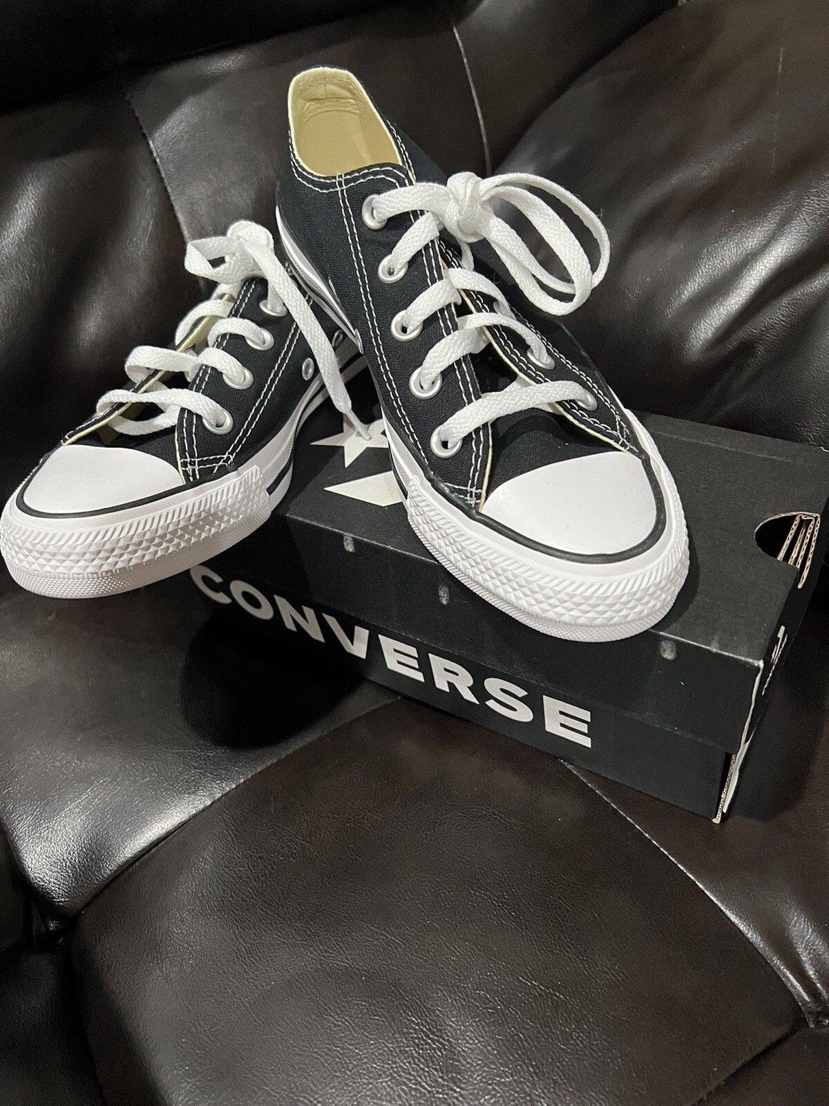 Converse Chuck Taylor All Star Low Top Unisex Canvas Sneakers New-image