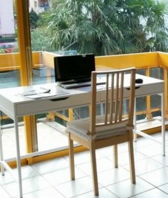 scrivania Ikea modello Alex colore bianco usata