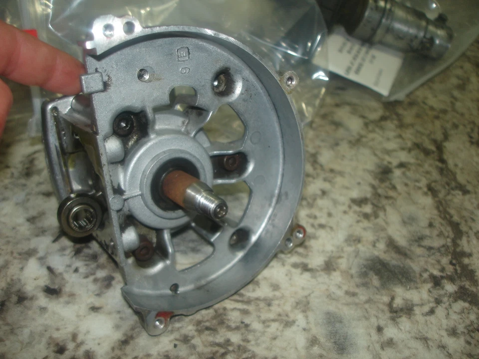 Echo GT-200r 21.2cc crank shaft    trimmer part Bin 411  - Image 3 of 3