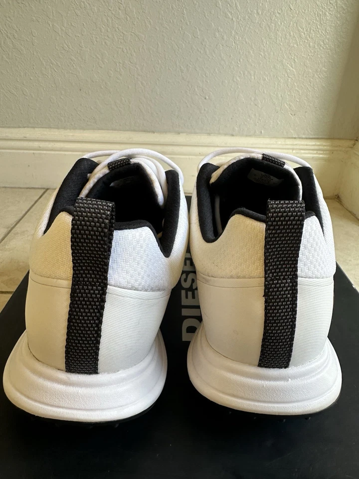 Zapatos de golf Cuater The Ringer con clavos para hombre talla US 9 blancos Travis Mathew Foto 3 de 4