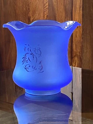 Victorian Style Blue Tulip Glass Oil Lamp Shade Floral Base Diameter 9.5cm