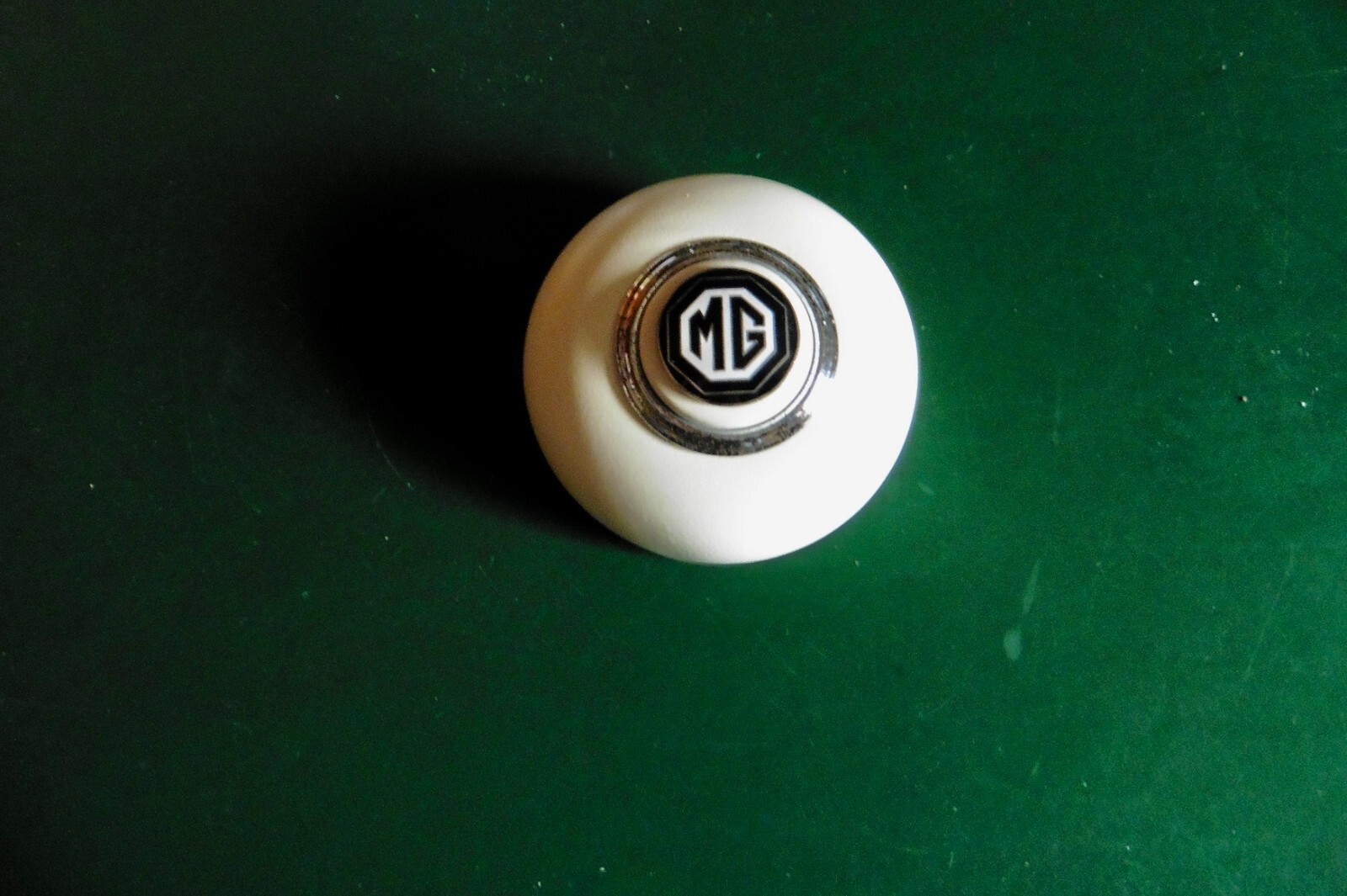 Vintage MG 'T' Series Steering Wheel Centerpiece/Horn Assembly MGTD,TF