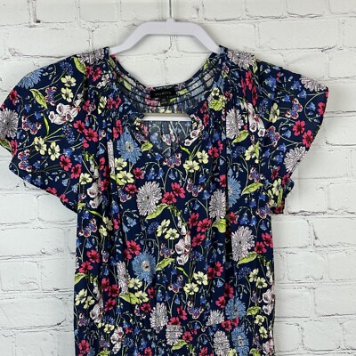 floral scoop-neck smocked fit & flare dress Smocked Floral V-Neck Short Sleeve Dress Gum Leaf / L main image 1