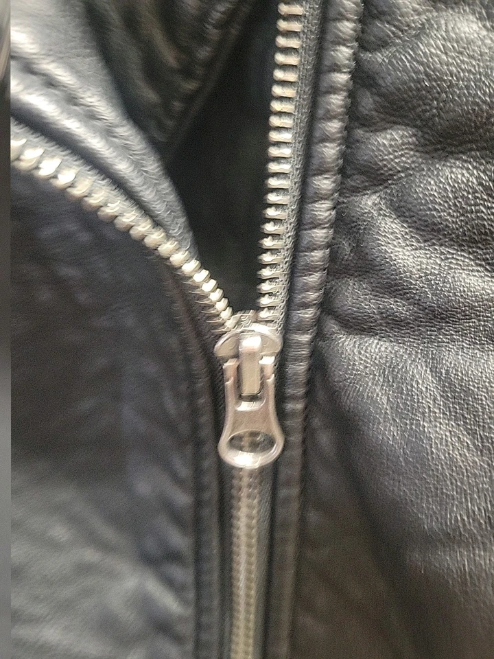 Chaqueta Moto Victoria’s Secret Negra 100% Cuero Talla Grande Foto 3 de 4