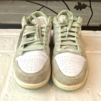 Nike Dunk Men's Low Top Lace-Up Athletic Sneakers Green Standard Width