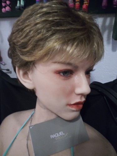 Raquel Welch Signature Collection WINNER Size AVG, Color R11S+ Glazed Mocha WIG - Picture 2 of 6