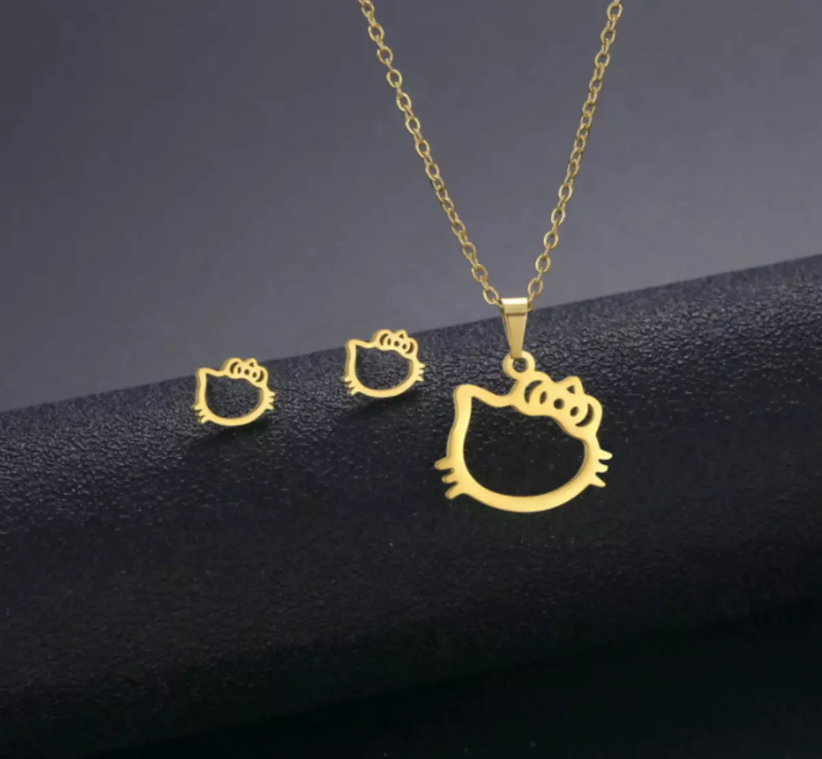 Hello kitty hotsell gold jewelry
