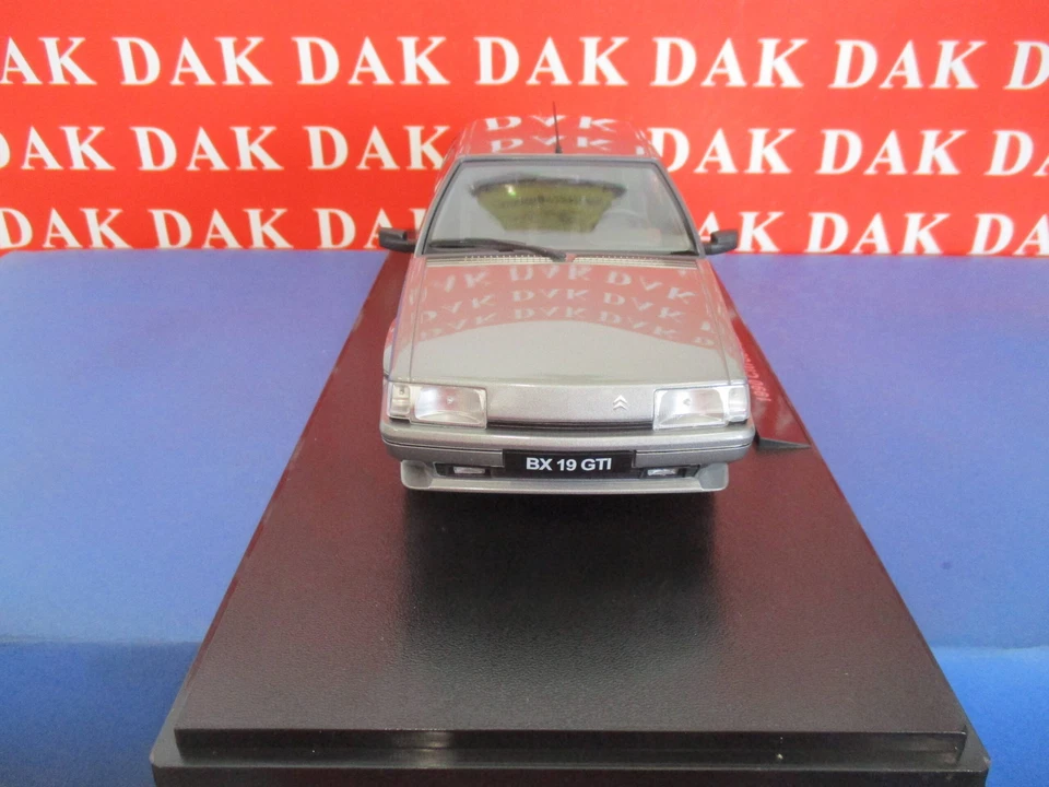 Die cast 1/18 Modellino Auto Citroen BX GTI Silver Metallic 1990 by Triple 9 - Immagine 3 di 4
