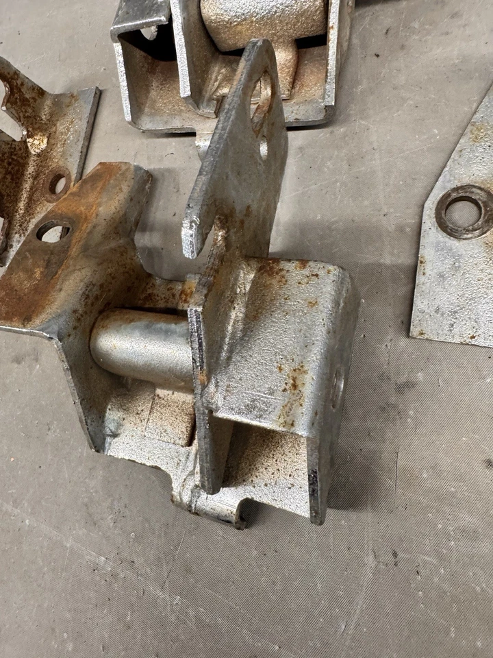 Ford Mustang Mercury Cougar 1967-1970 cuadro motor pedestal soportes motor 302 351 Foto 3 de 4