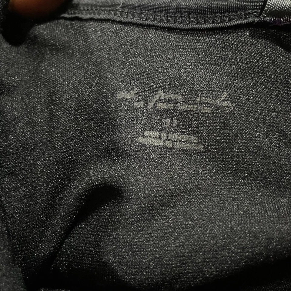 Traje de baño Out From Under Kyndall texturizado para mujer pequeño negro de una pieza Foto 2 de 4