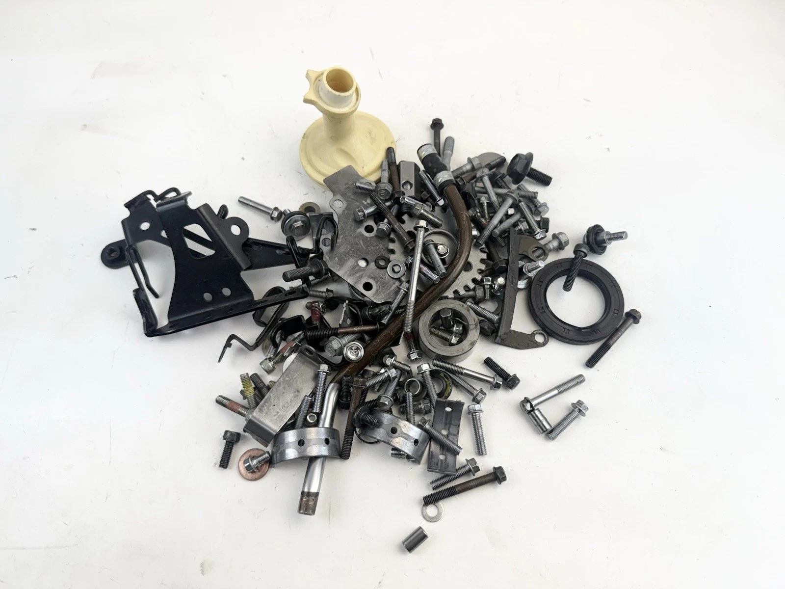✅ 2021 Kawasaki Ninja 650 EX650 Engine Crankcase Bolts Hardware OEM Genuine Misc