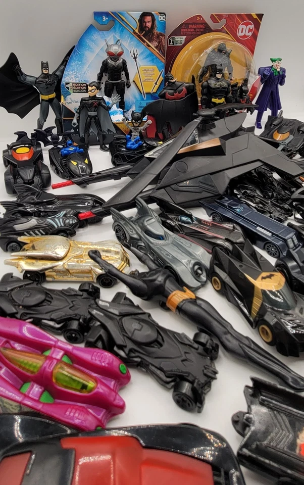 Lote Batman - 40+ BATMÓVILES Diecast y muchas figuras más un Batcopter Foto 4 de 4