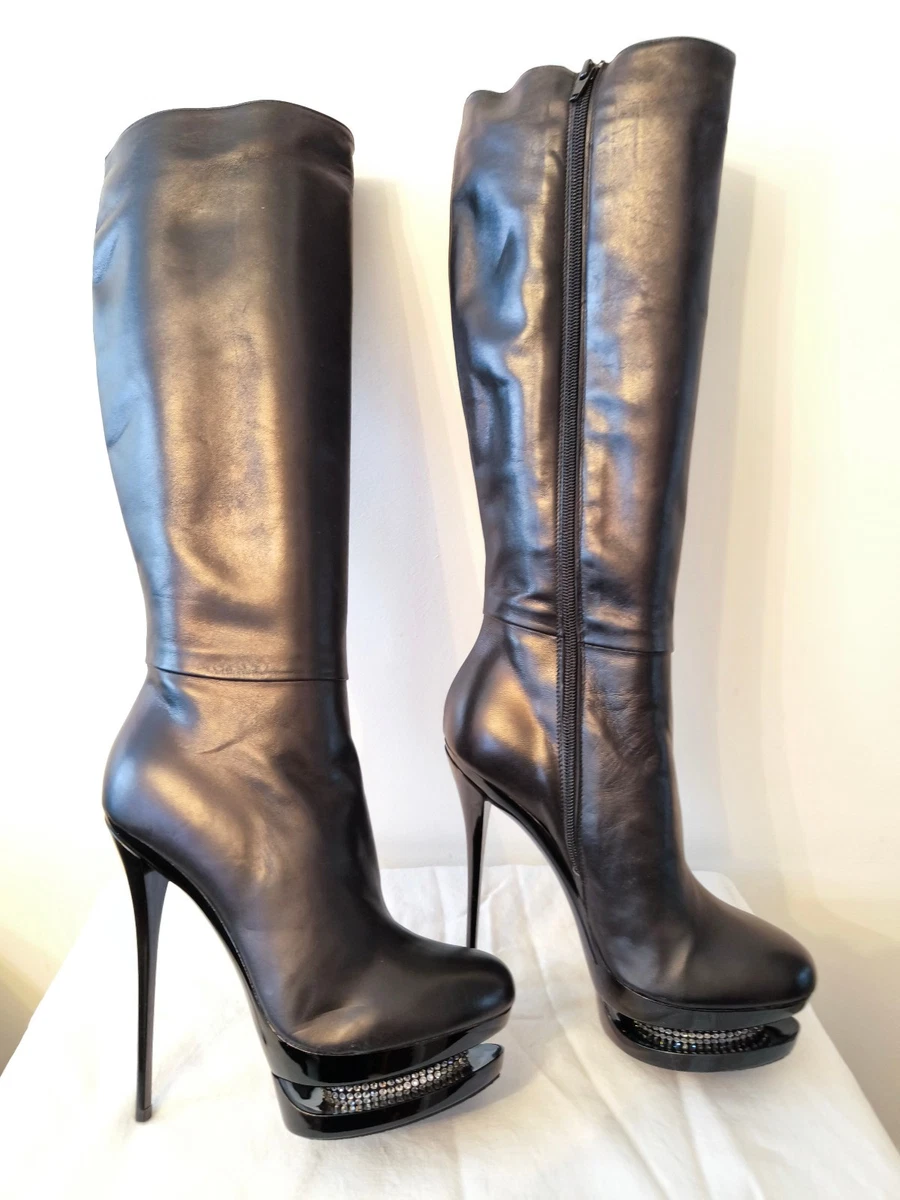 Bottes MANAS En Cuir Noir Clouté, Doublure Cuir, Taille 39 (US 8, UK 6), Talon Plat 4 Cm - Occasion En Très Bon état