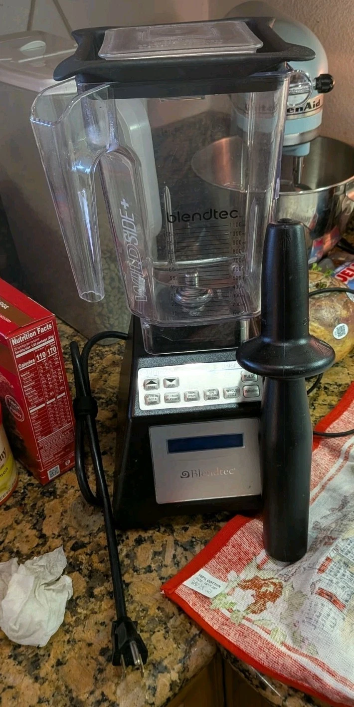 Blendtec ES3 Total Blender Professional Black 1560 Watts 90 OZ JAR WORKING CLEAN
Opens in a new wind