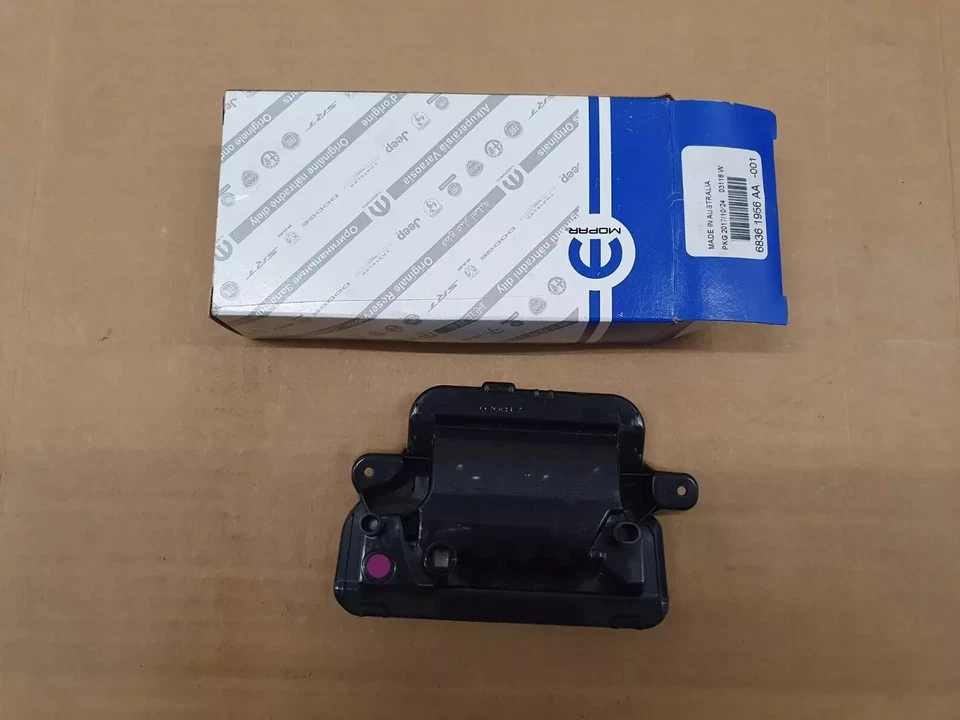 GENUINE MOPAR JEEP WRANGLER 18-26 RIGHT SIDE TURN SIGNAL LAMP 68361956AA - Image 2 of 4