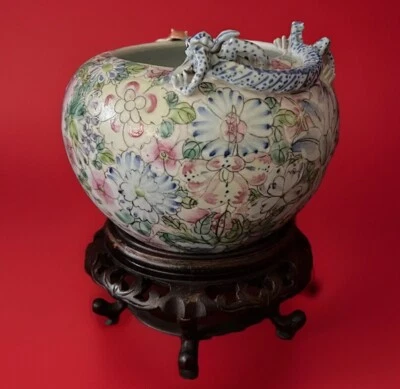 CHINESE MILLE FLEUR DRAGON BAT ENCRUSTED GLOBULAR VASE WATER POT LATE QING ROC I - Image 1 of 4
