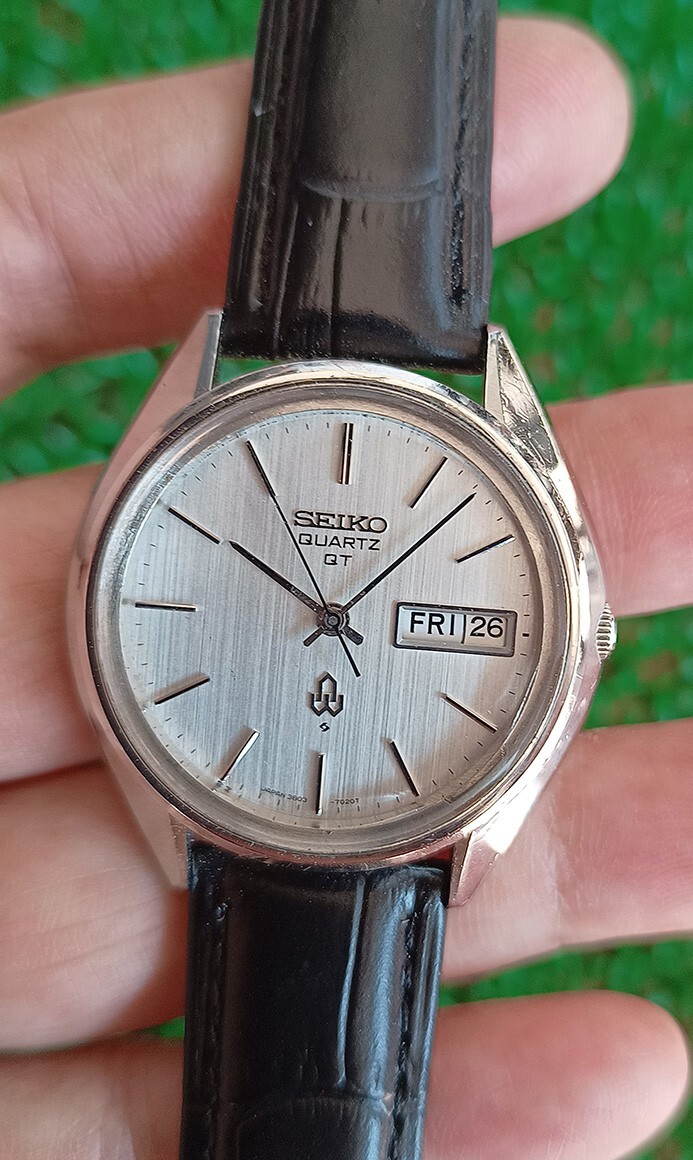 NICE & RARE VINTAGE SEIKO QUARTZ QT 3803-7090 WITH DAY-DATE NICE & RARE VINTAGE SEIKO QUARTZ QT 3803-7090 WITH DAY-DATE