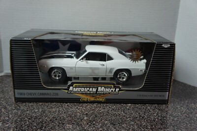 ミニカー 置物 american muscle 1/18 ertl 1:18 Ertl American Muscle 1969 Chevy Camaro Z28 White with