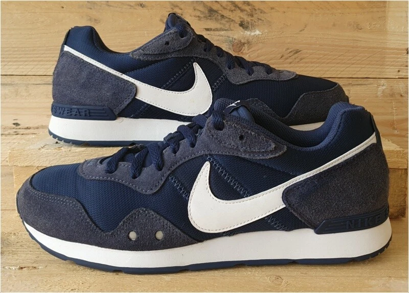 Navy nike hotsell runners