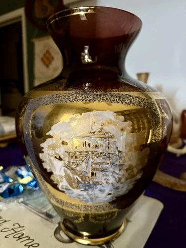 Vintage 13 1/2” Vecchia Murano vase Purple with 22k Gold trim With Ship Design