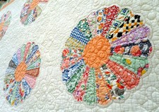 Vtg 30's 40's Dresden Plate Quilt hand stitched feedsack pastel scalloped edge