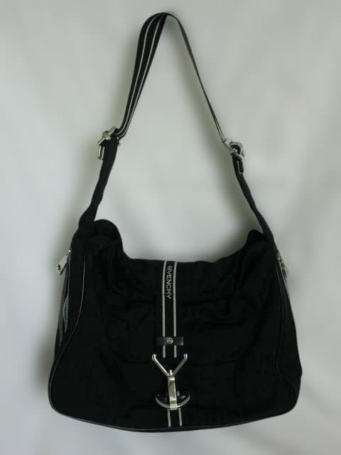 Givenchy 4G Logo Vintage Black Leather Shoulder Bag Authentic Stylish Crossbody