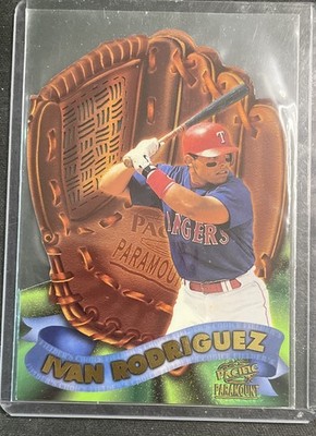 1998 Pacific Paramount - Fielder's Choice Ivan Rodriguez #19
