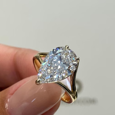 IGI Pear-Cut 4Ct EF/VS1 Lab Grown Diamond Solitaire Wedding Ring 14k Yellow Gold