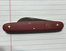 Swiss Army Victorinox stainless steel knife Color Red